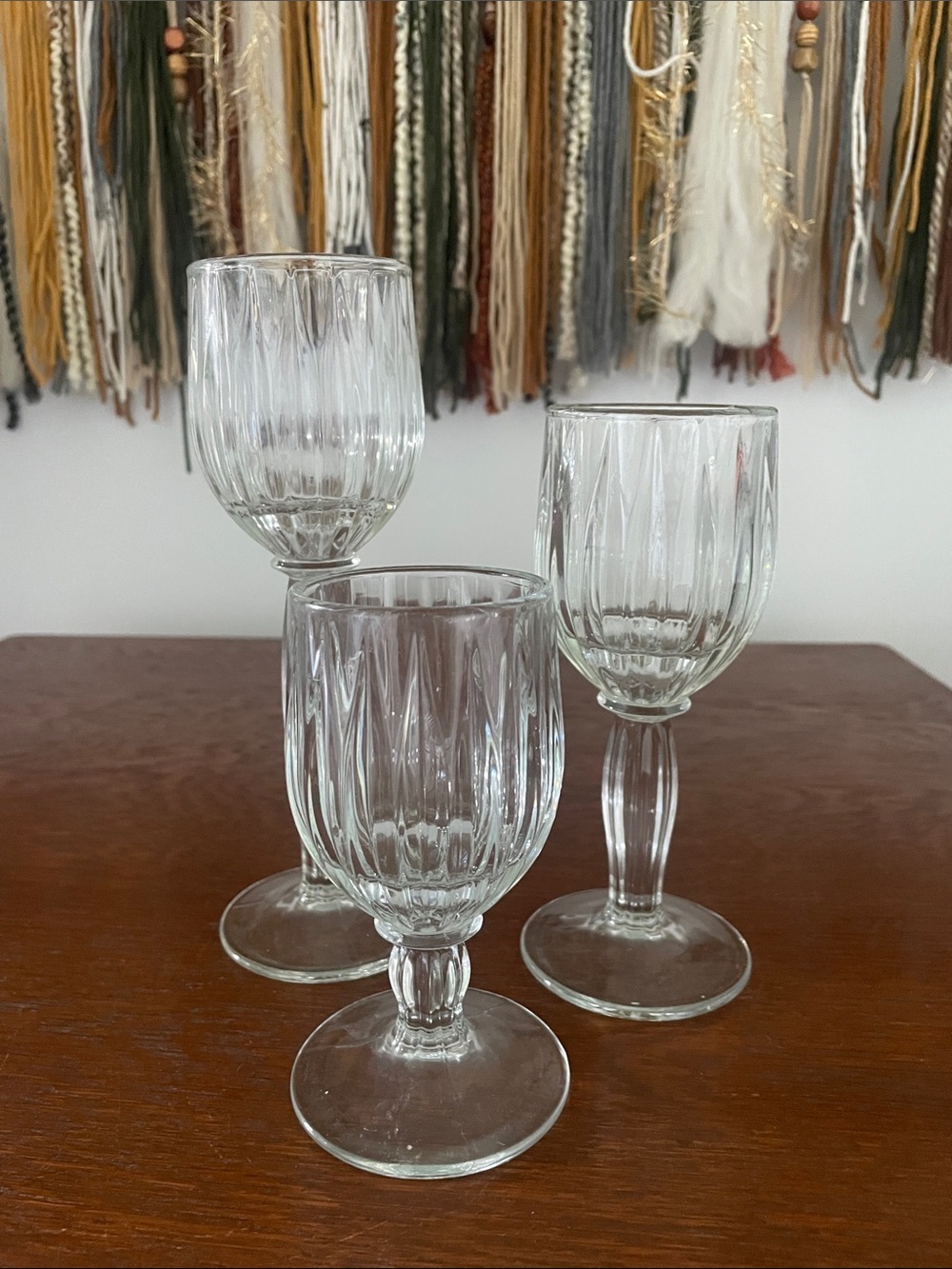 Set of 3 pedestal candle holders in ribbed glass